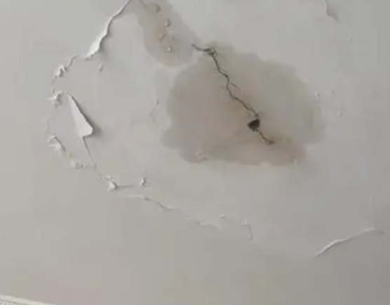 呼兰阳台漏水维修公司分享下屋面防水工程质量问题原因分析